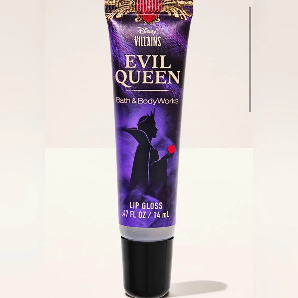 Disney Villains Evil Queen Themed Cosmetic Bag and Accessories Set - NWT